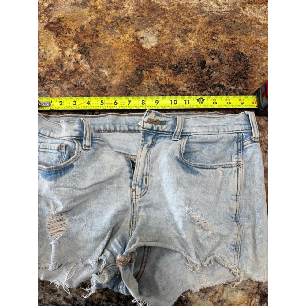 Old Navy Boyfriend Distressed Cutoff Denim Shorts - Picture 3 of 7